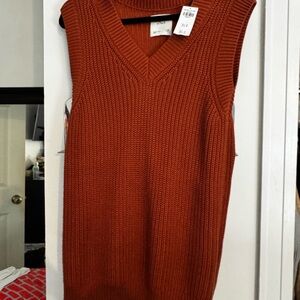 Abercrombie & Fitch Women's V-Neck Sweater in Rust